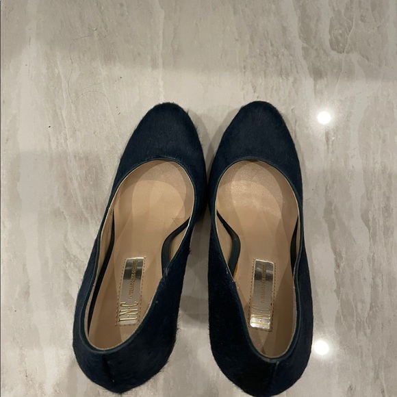 INC pumps - size 7 used - Picture 4 of 5